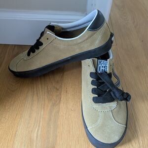 NEW Vans Unisex Beige and Black Sneakers